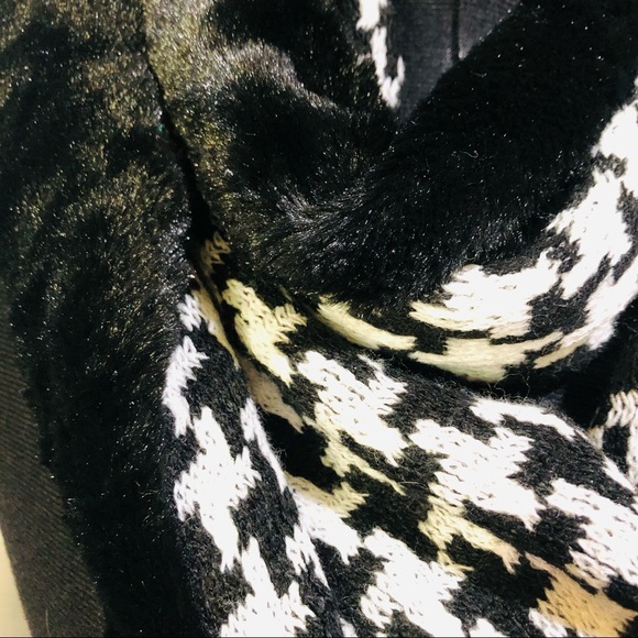 Houndstooth/faux fur Infinity Scarf - Picture 2 of 4